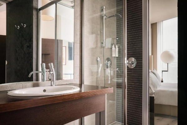 HI Hotel Bari image 15