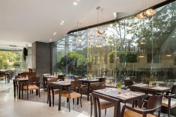 HI Hotel Bari image 25